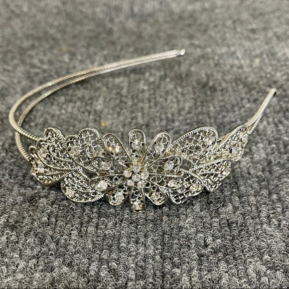 Flower Rhinestone Metal Coil Headband - Picture 10 of 10